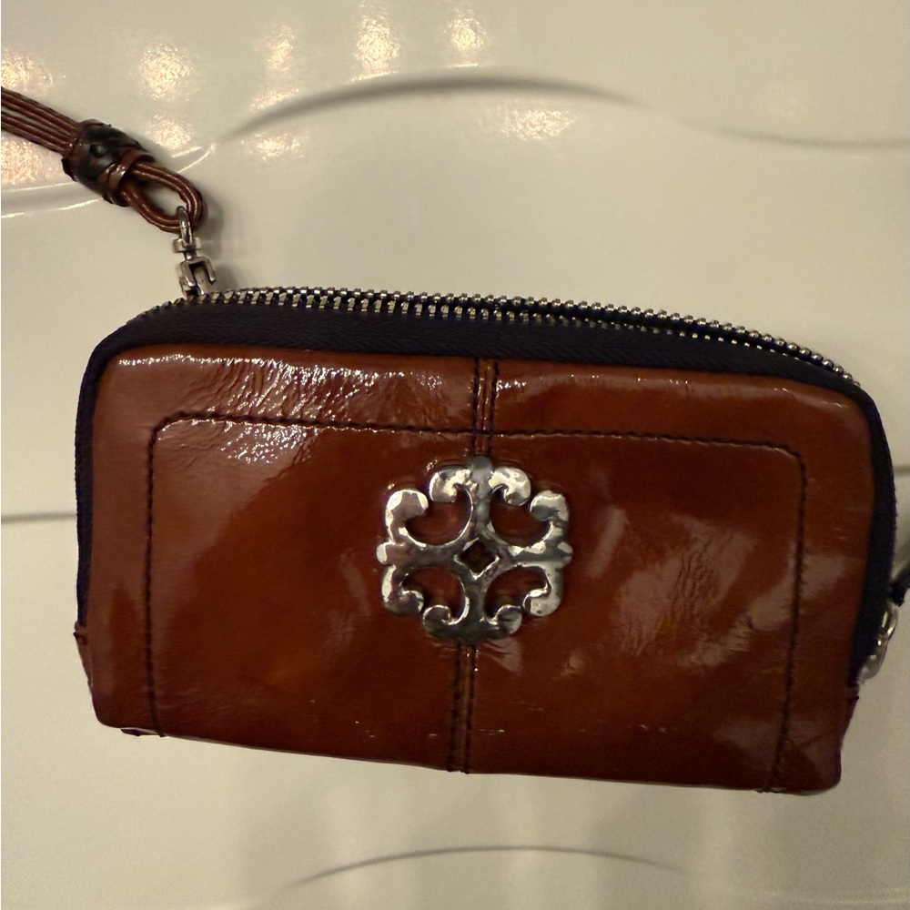Brighton Shiny patent leather Brown Wristlet with Silver Emblem - Picture 6 of 6